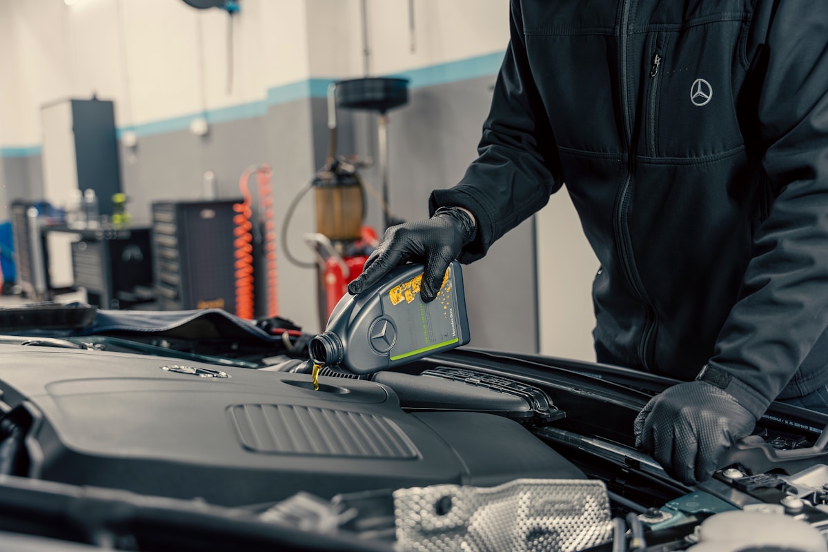 servicing workshop image
